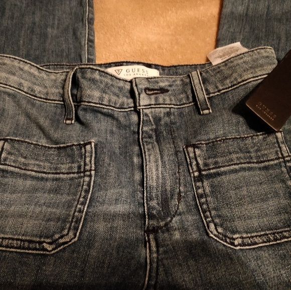 Guess Jeans - Picture 2 of 4